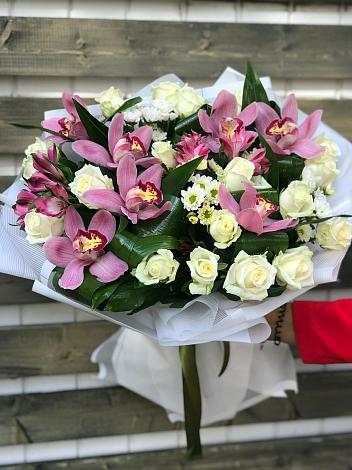 Букет цветов из: Розы и Хризантемы в Кирсанове
